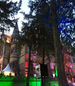 schloss-drachenburg-illuminiert-einzigartige-weihnachtszeit