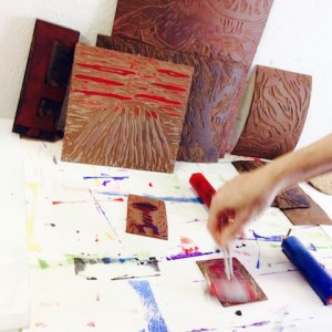 zweiimdruck_10-12-2016_suki-meyer-landrut_christine-pohlmann rote Farbe rollen