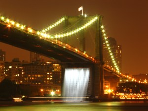 olafur_eliassons_waterfalls_under_the_brooklyn_bridge